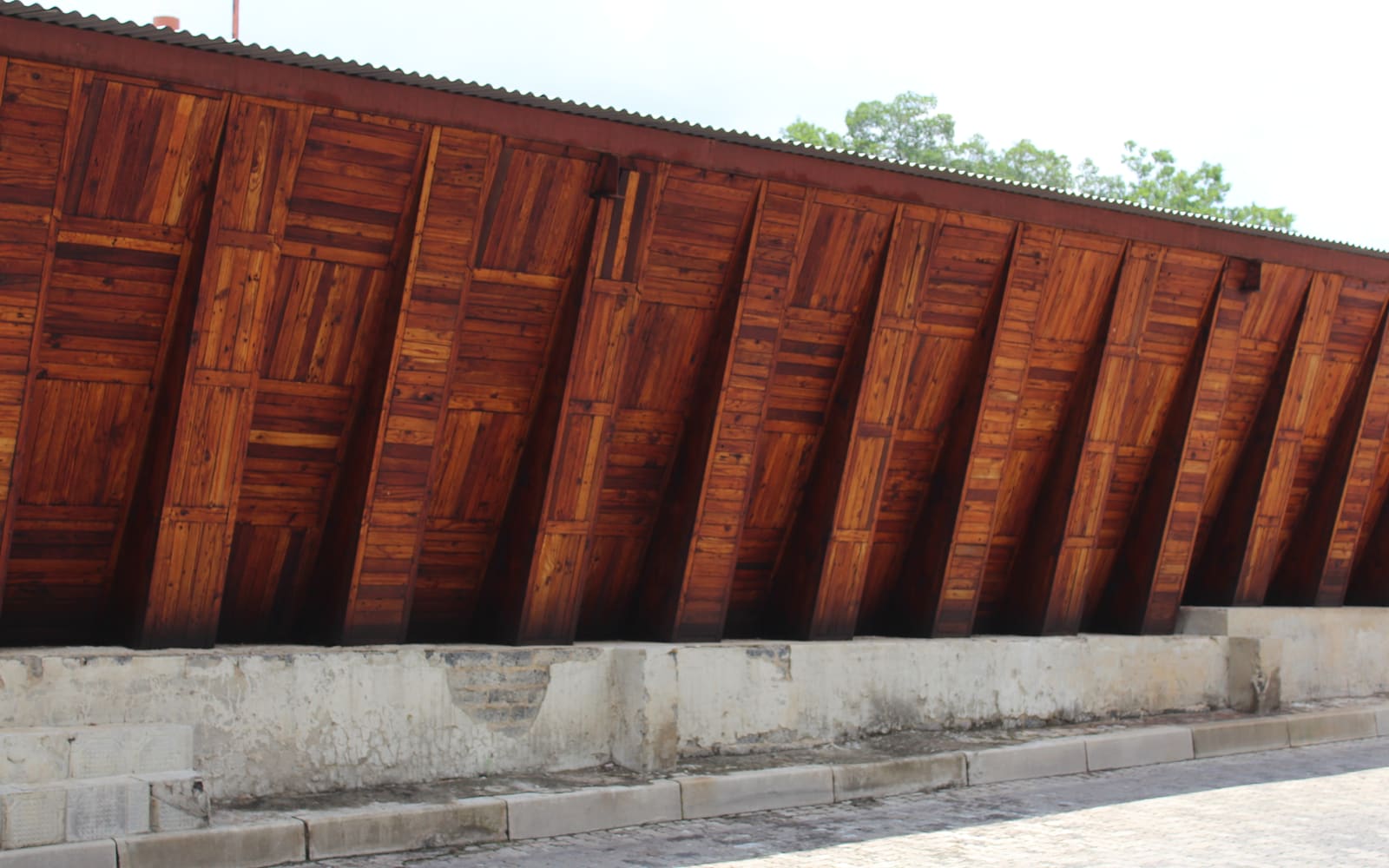 Detailed view of reclaimed pallet timber construction